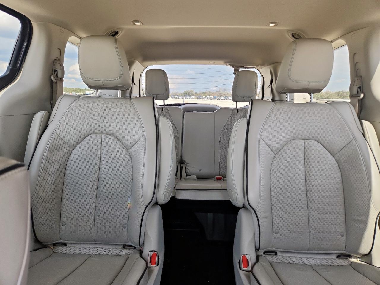 2018 Chrysler Pacifica Hybrid Limited VIN: 2C4RC1N76JR359130 Lot: 85514165