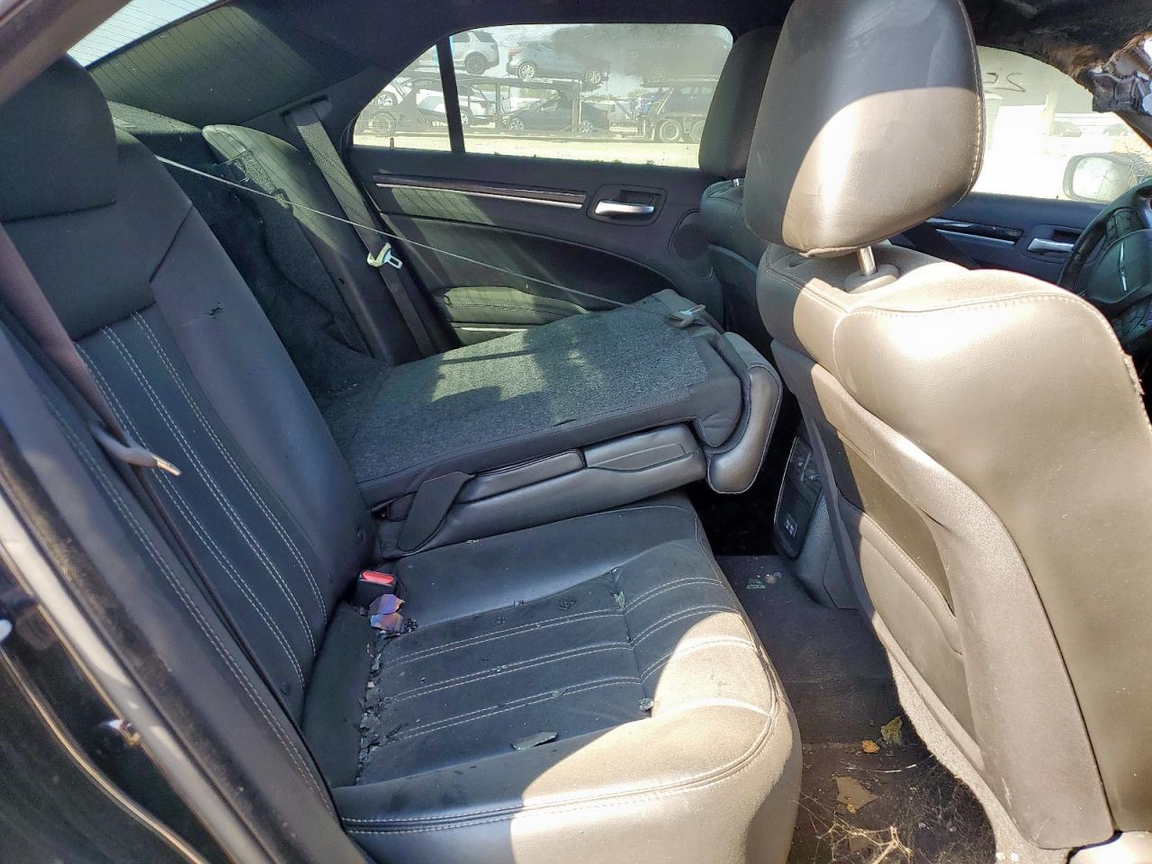 2019 Chrysler 300 S VIN: 2C3CCABG1KH651354 Lot: 84654255