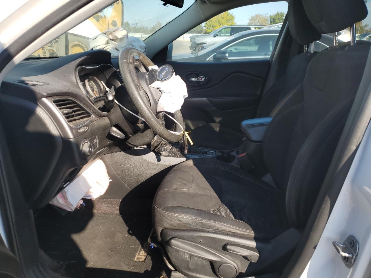 2019 Jeep Cherokee Latitude VIN: 1C4PJMCB9KD232107 Lot: 90630945