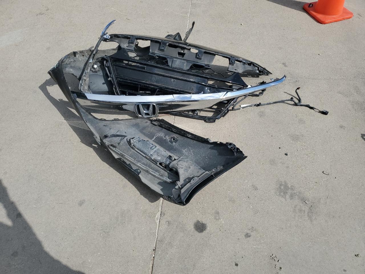 2018 Honda Accord Touring VIN: 1HGCV1F97JA043242 Lot: 90274125