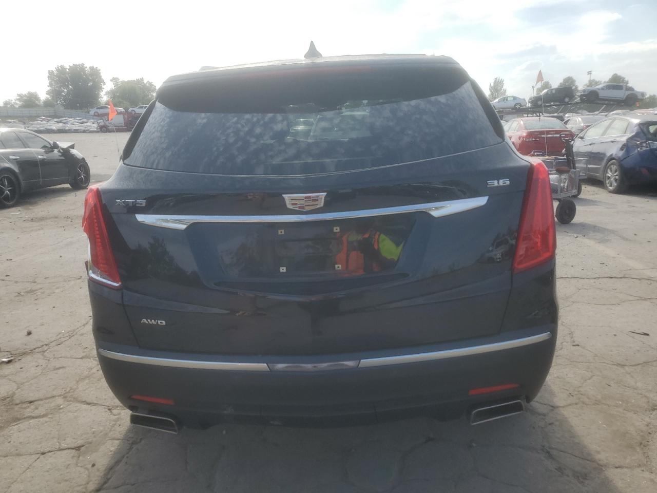 2017 Cadillac Xt5 Luxury VIN: 1GYKNDRS8HZ285523 Lot: 84064495