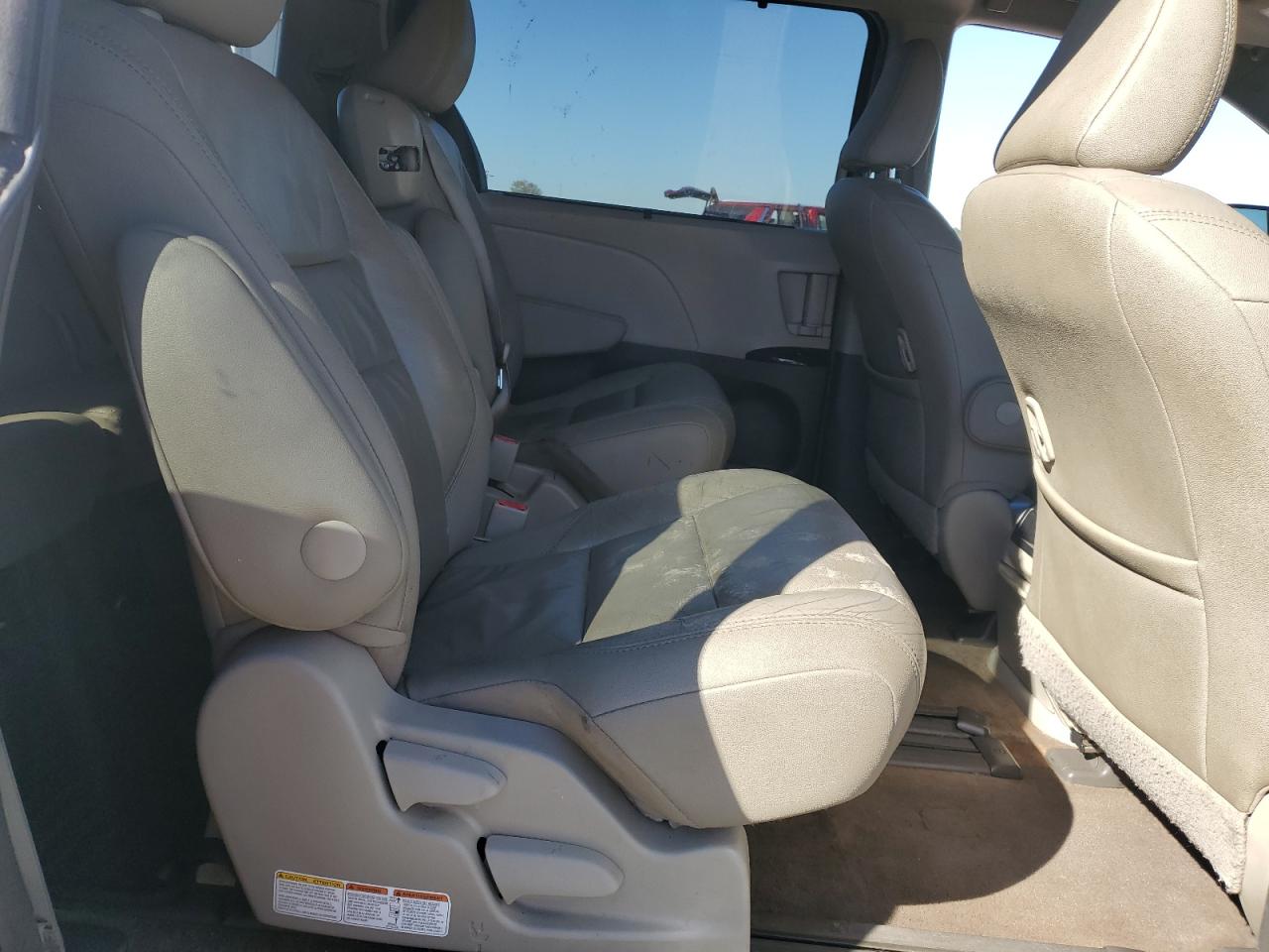 2017 Toyota Sienna Xle VIN: 5TDYZ3DC8HS831687 Lot: 85853105