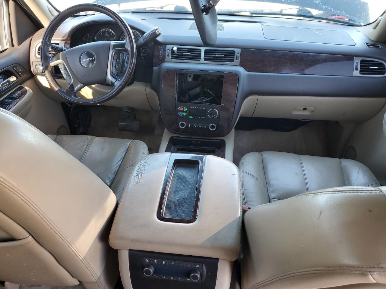 2008 GMC Yukon Denali VIN: 1GKFK63808J186495 Lot: 82771085