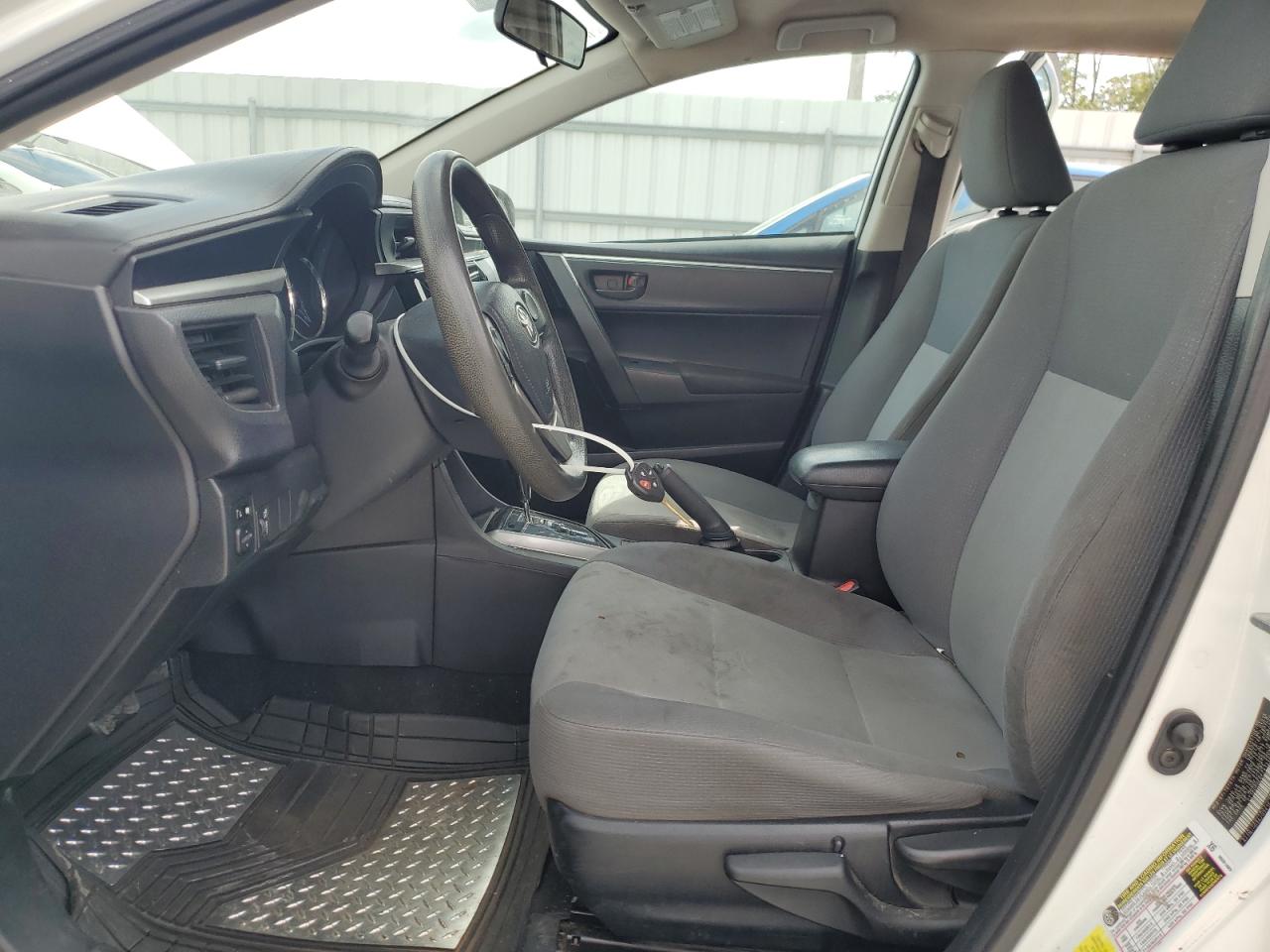 2015 Toyota Corolla L VIN: 2T1BURHE6FC412469 Lot: 84954165