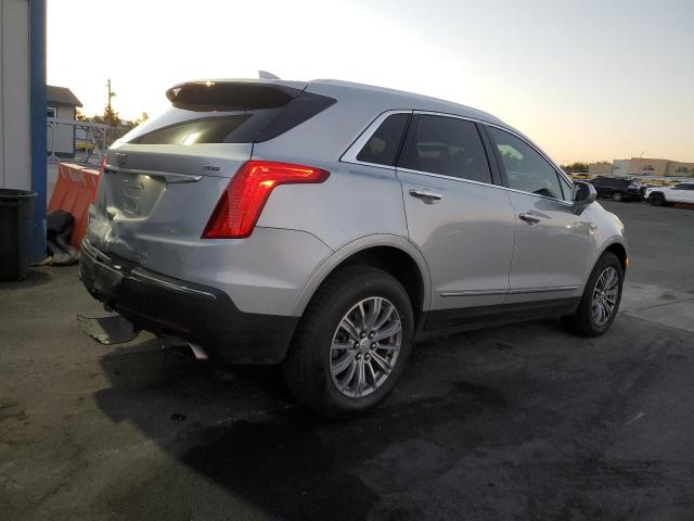  CADILLAC XT5 2017 Серебристый