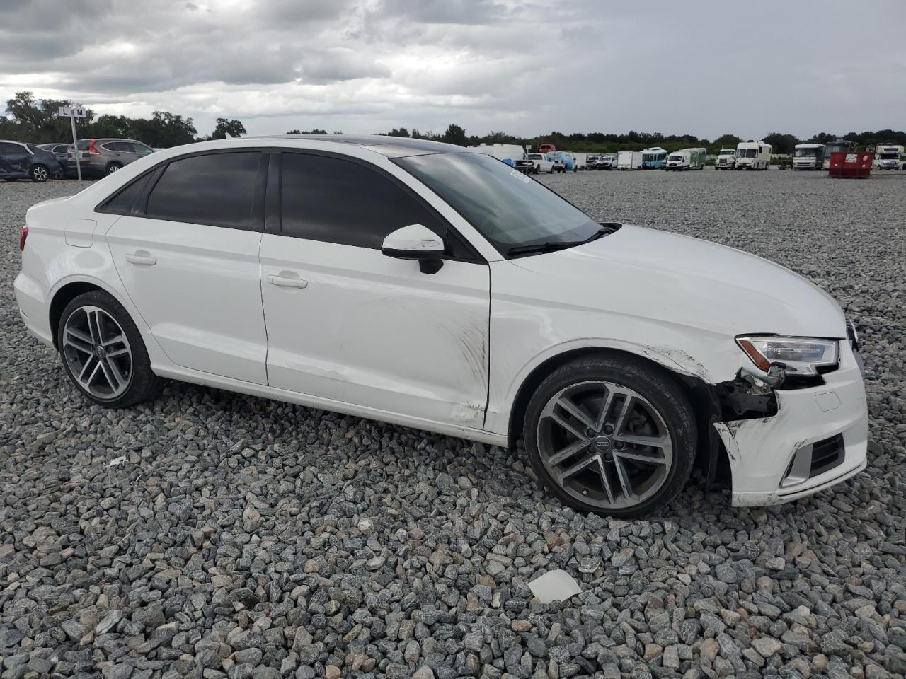 Фото: WAUAUGFF8H1051990