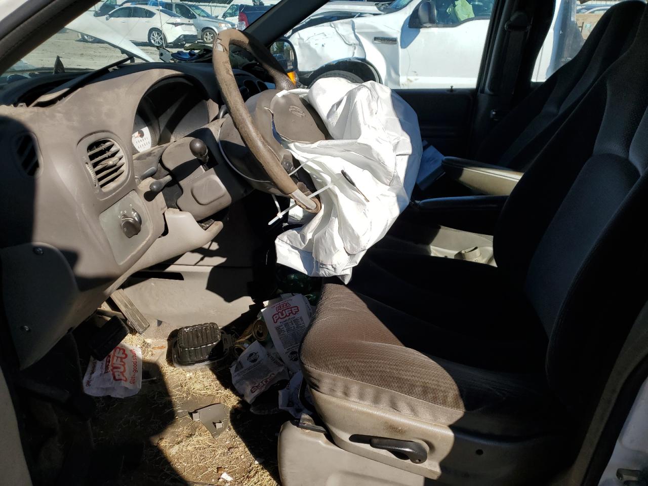 2003 Dodge Caravan Se VIN: 1D4GP25323B208790 Lot: 82234545