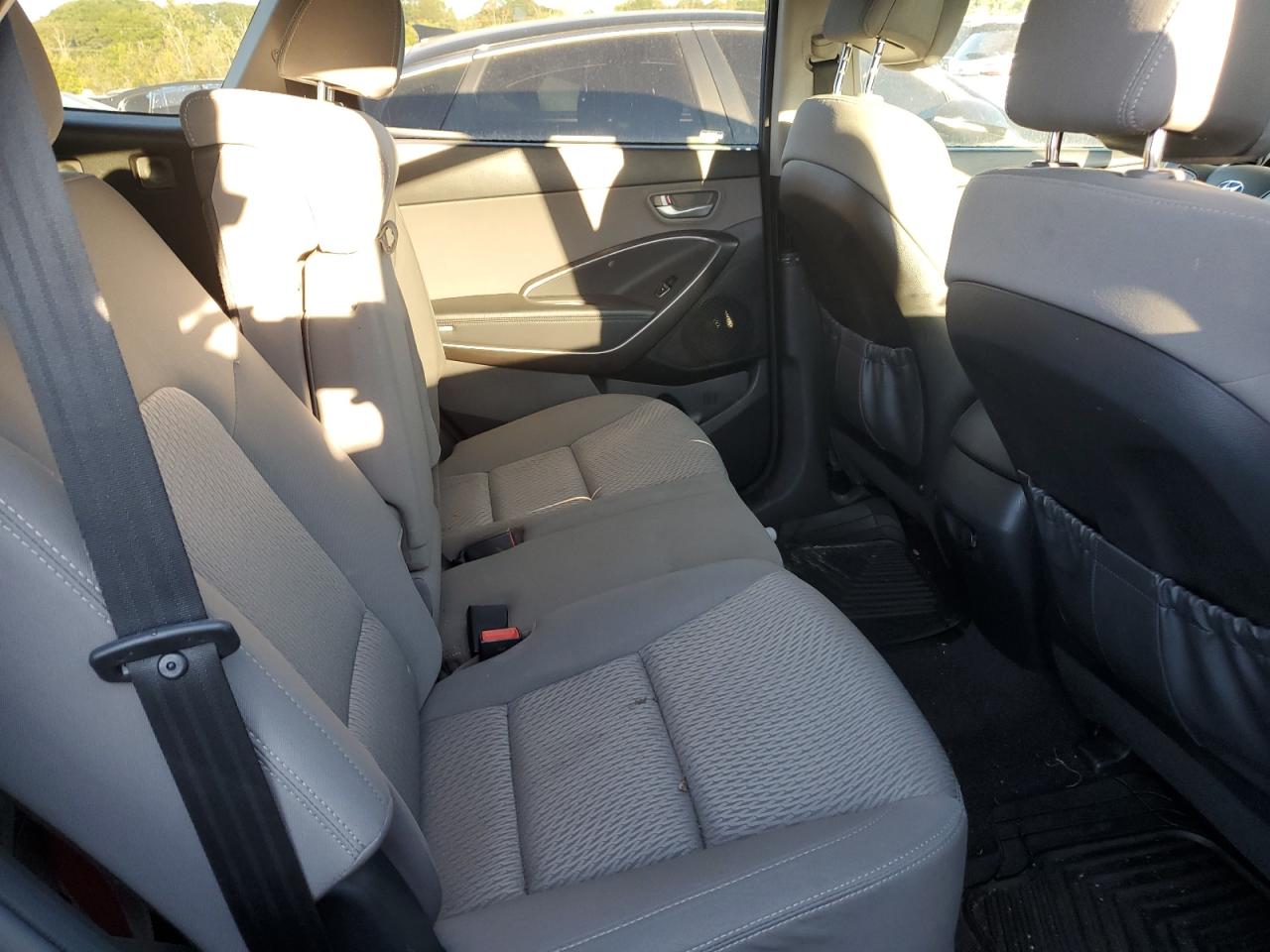 2017 Hyundai Santa Fe Se VIN: KM8SM4HFXHU217262 Lot: 82129415