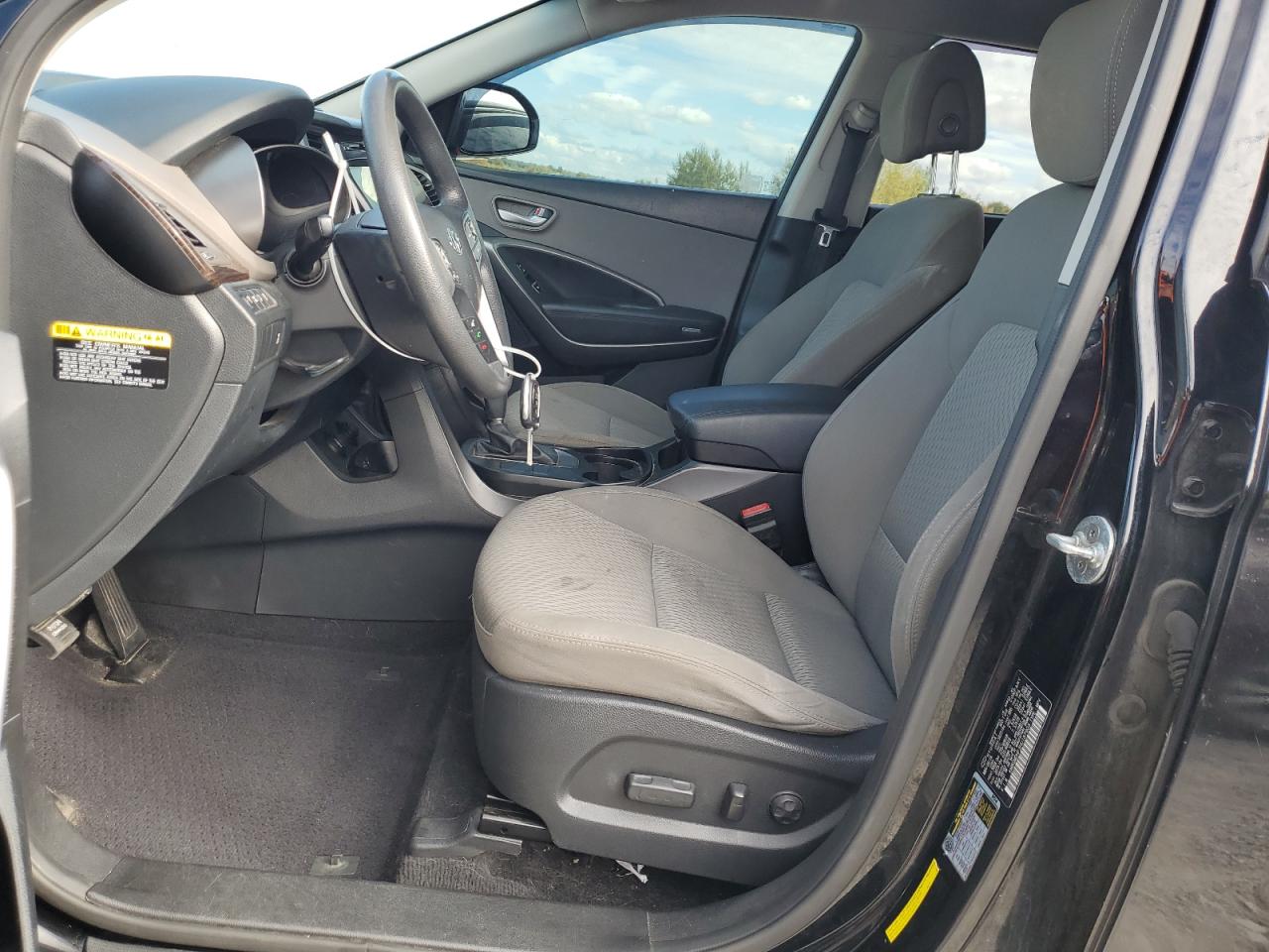 2017 Hyundai Santa Fe Se VIN: KM8SMDHF2HU187903 Lot: 86096015