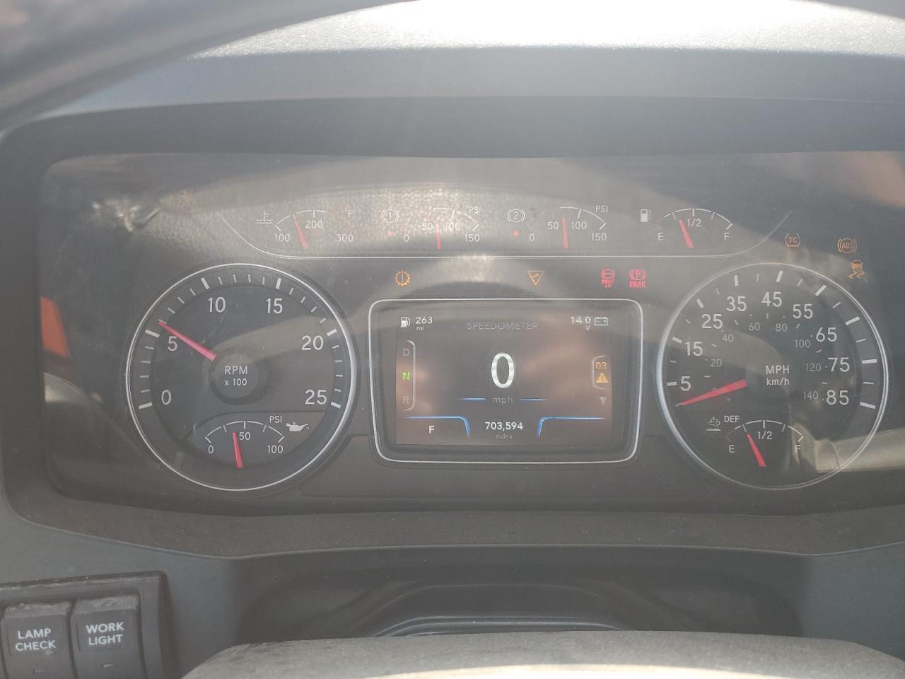 2019 International Lt625 Semi Truck VIN: 3HSDZAPR5KN562608 Lot: 83976625