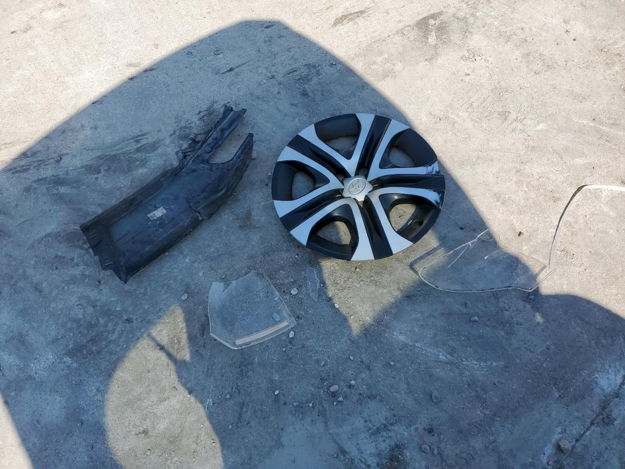 2017 Toyota Rav4 Le VIN: JTMZFREV2HD094742 Lot: 84924845