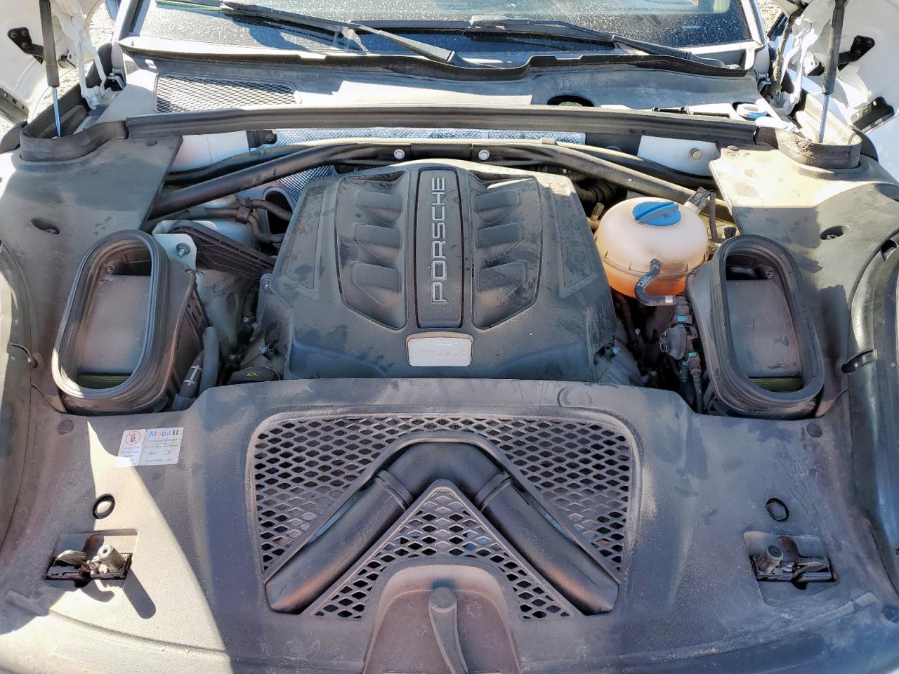 2016 Porsche Macan S VIN: WP1AB2A54GLB56893 Lot: 90454435