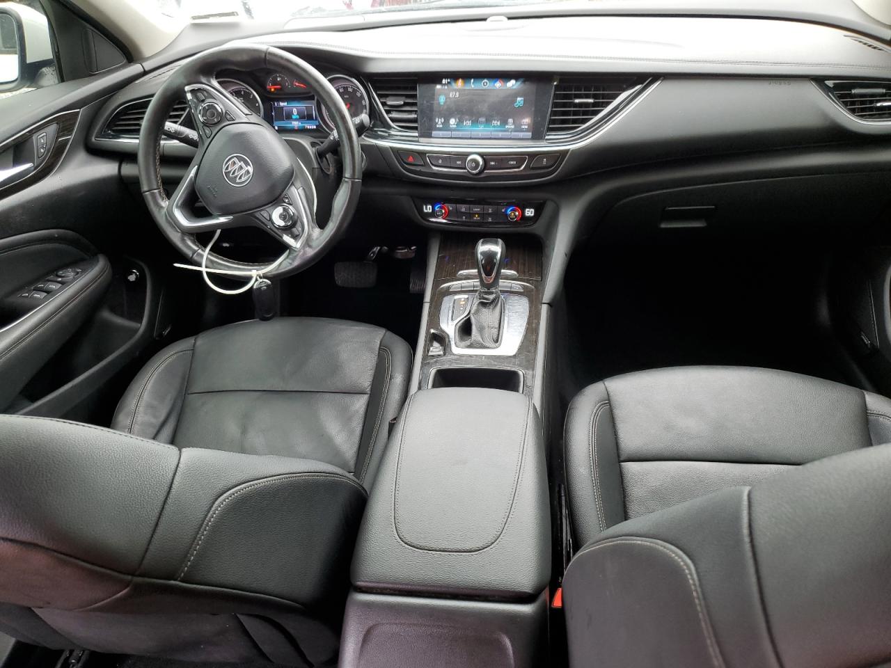 2018 Buick Regal Tourx Essence VIN: W04GV8SX7J1125804 Lot: 82267155