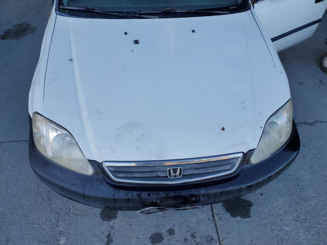 1999 Honda Civic Lx VIN: 2HGEJ6679XH560164 Lot: 84295415