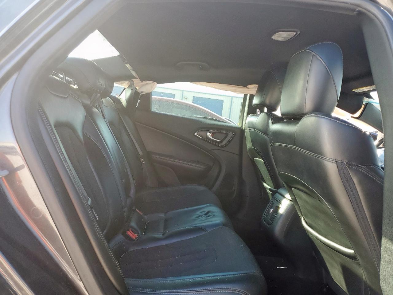 2015 Chrysler 200 S VIN: 1C3CCCBG6FN542932 Lot: 82221335