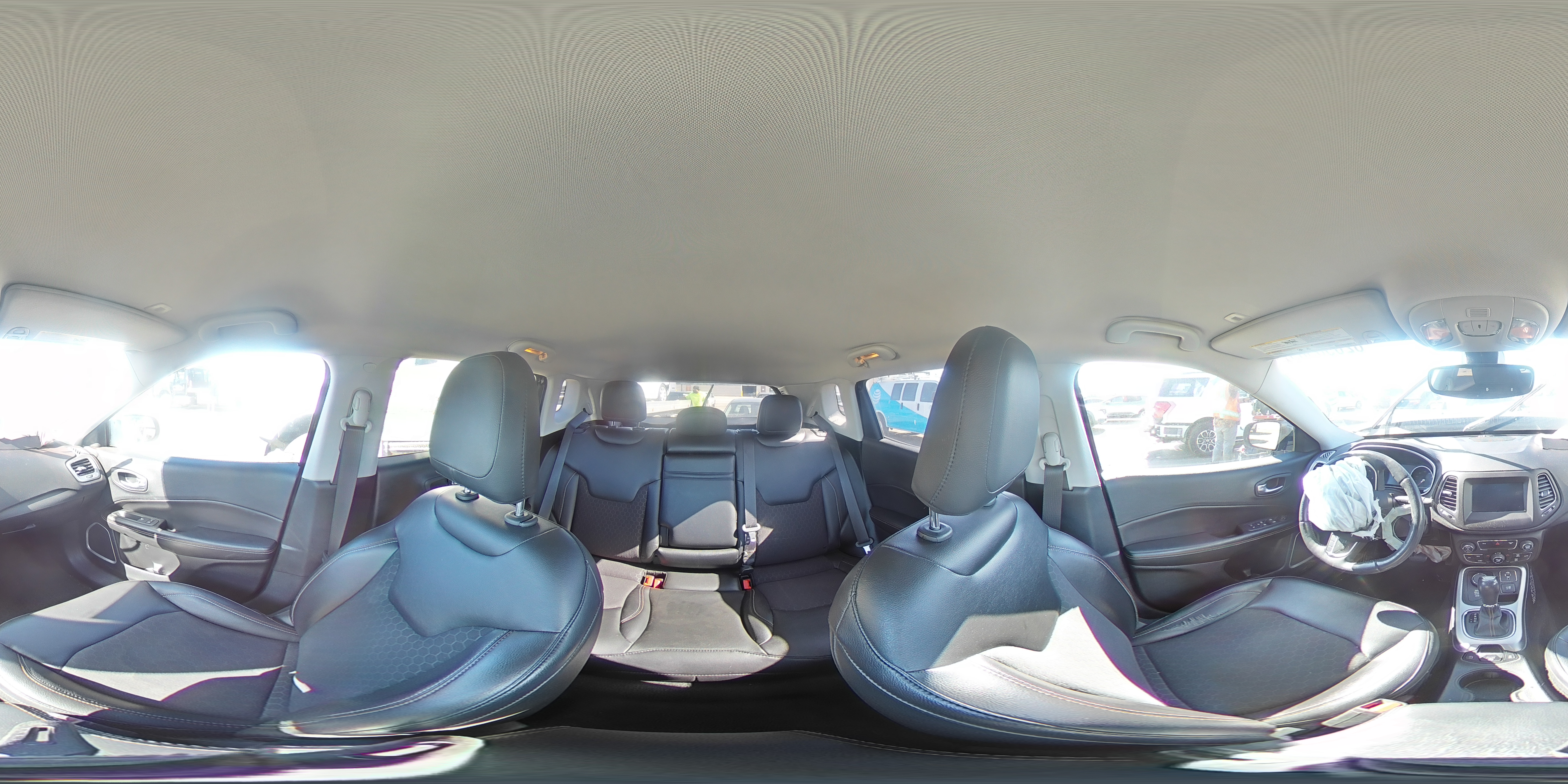 2018 Jeep Compass Latitude VIN: 3C4NJDBB8JT270557 Lot: 82008365