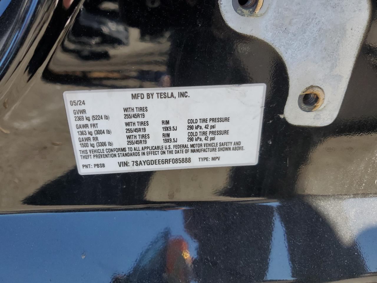 2024 Tesla Model Y VIN: 7SAYGDEE6RF085888 Lot: 90516825