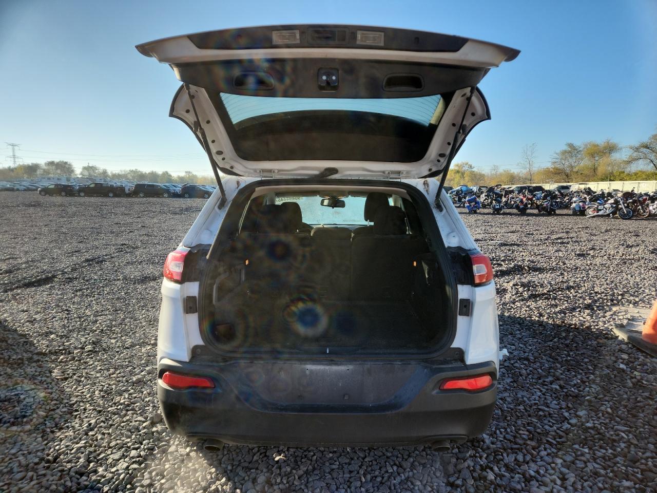 2014 Jeep Cherokee Latitude VIN: 1C4PJLCSXEW102730 Lot: 90494445