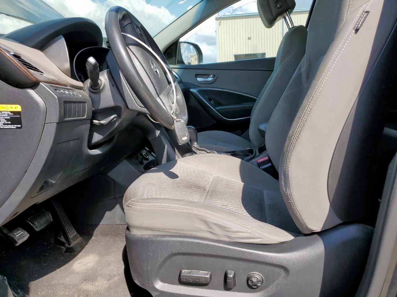 2017 Hyundai Santa Fe Se VIN: KM8SM4HF9HU223800 Lot: 82309555