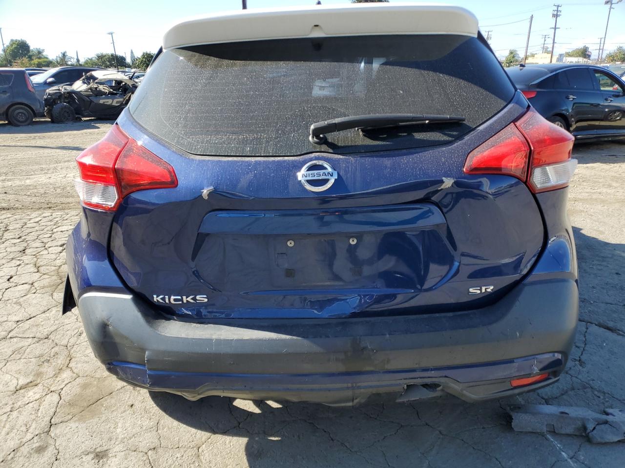 2018 Nissan Kicks S VIN: 3N1CP5CUXJL527121 Lot: 82233925