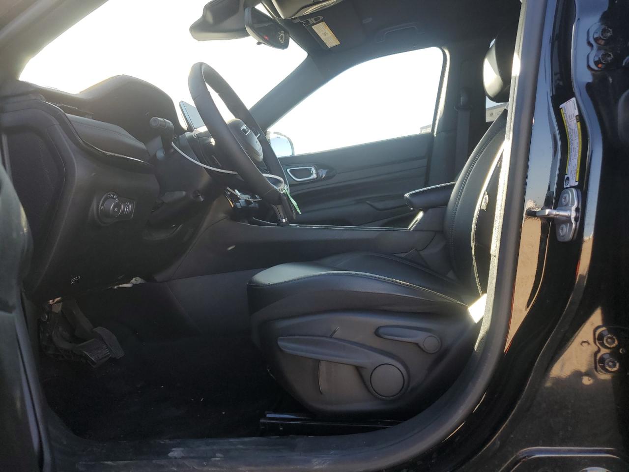 2025 Jeep Compass Latitude VIN: 3C4NJDBNXST569687 Lot: 89466645