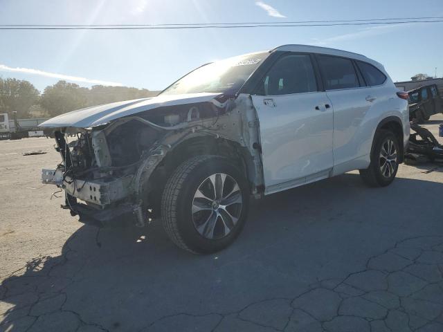 TOYOTA HIGHLANDER XLE 2022
