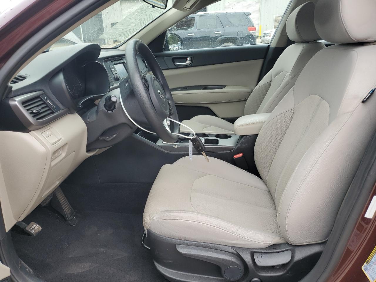 2017 Kia Optima Lx VIN: 5XXGT4L3XHG165499 Lot: 85296815