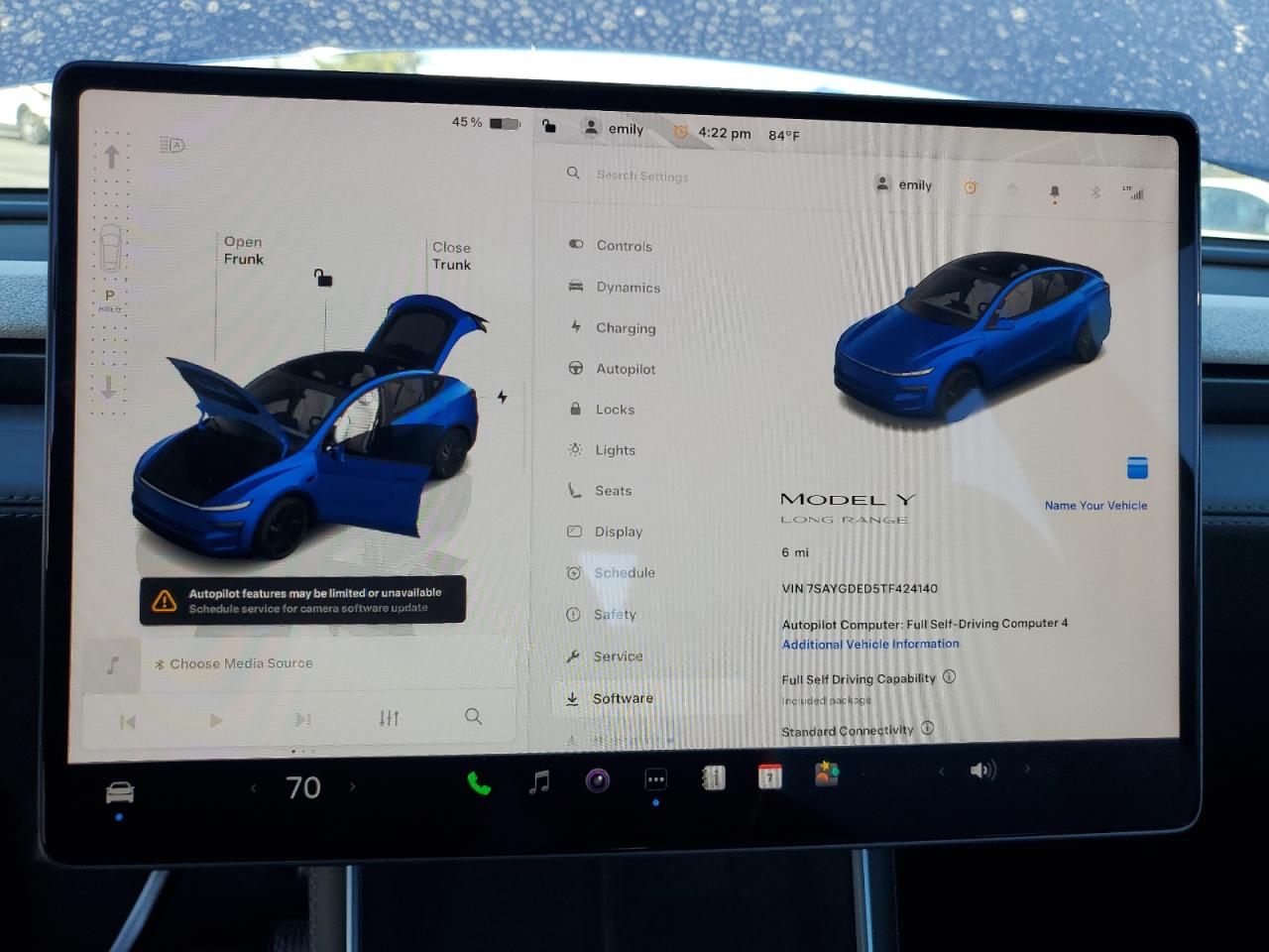 2026 Tesla Model Y VIN: 7SAYGDED5TF424140 Lot: 84655355