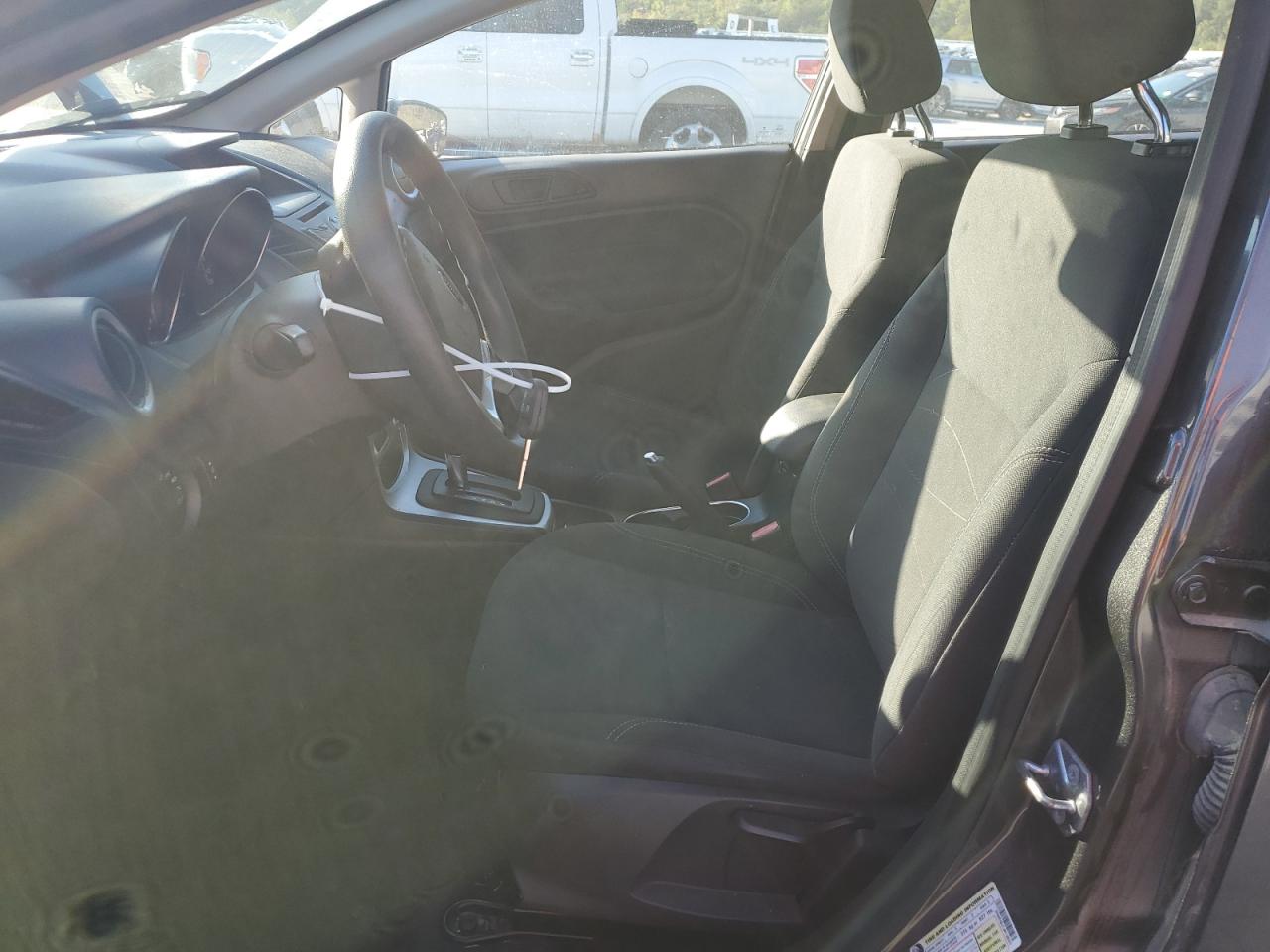 2018 Ford Fiesta Se VIN: 3FADP4BJ7JM138553 Lot: 84818805