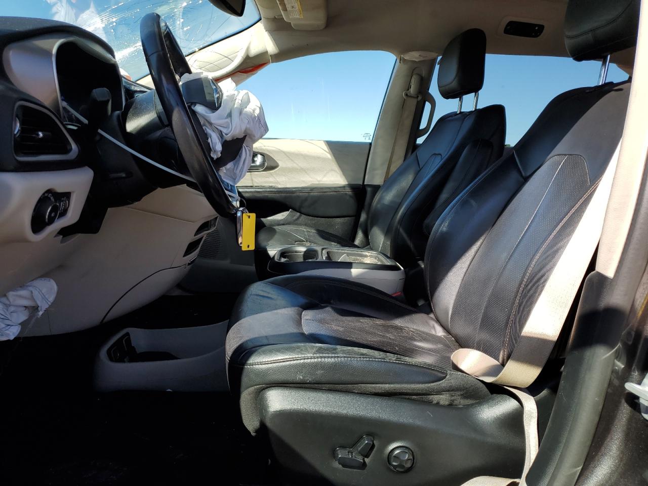 2020 Chrysler Pacifica Touring L VIN: 2C4RC1BG1LR285753 Lot: 87403355