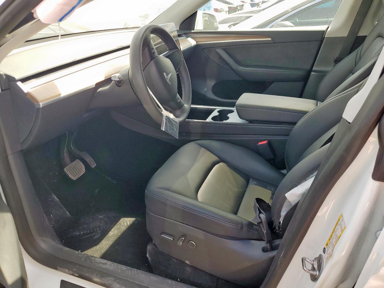 2023 Tesla Model Y VIN: 7SAYGDEE5PA043433 Lot: 82169855