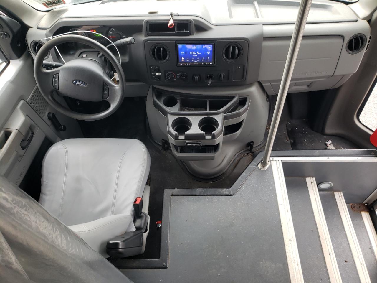 2017 Ford Econoline E450 Super Duty Cutaway Van VIN: 1FDFE4FS5HDC32119 Lot: 85291415