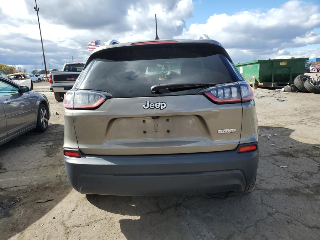 2019 Jeep Cherokee Latitude VIN: 1C4PJLCBXKD123004 Lot: 82732385