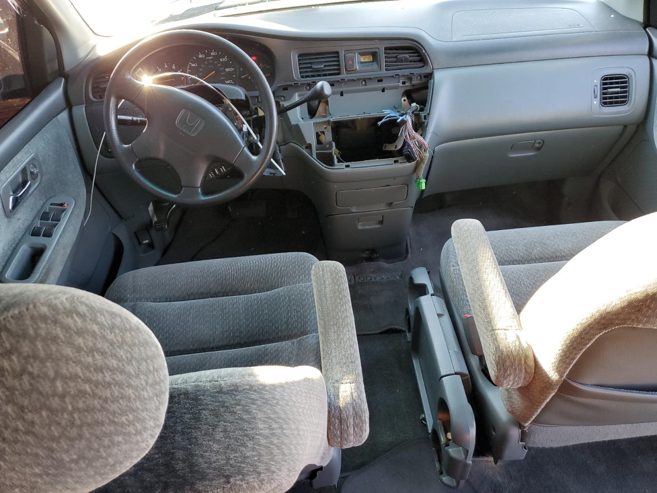 2000 Honda Odyssey Lx VIN: 2HKRL1855YH620992 Lot: 82372125