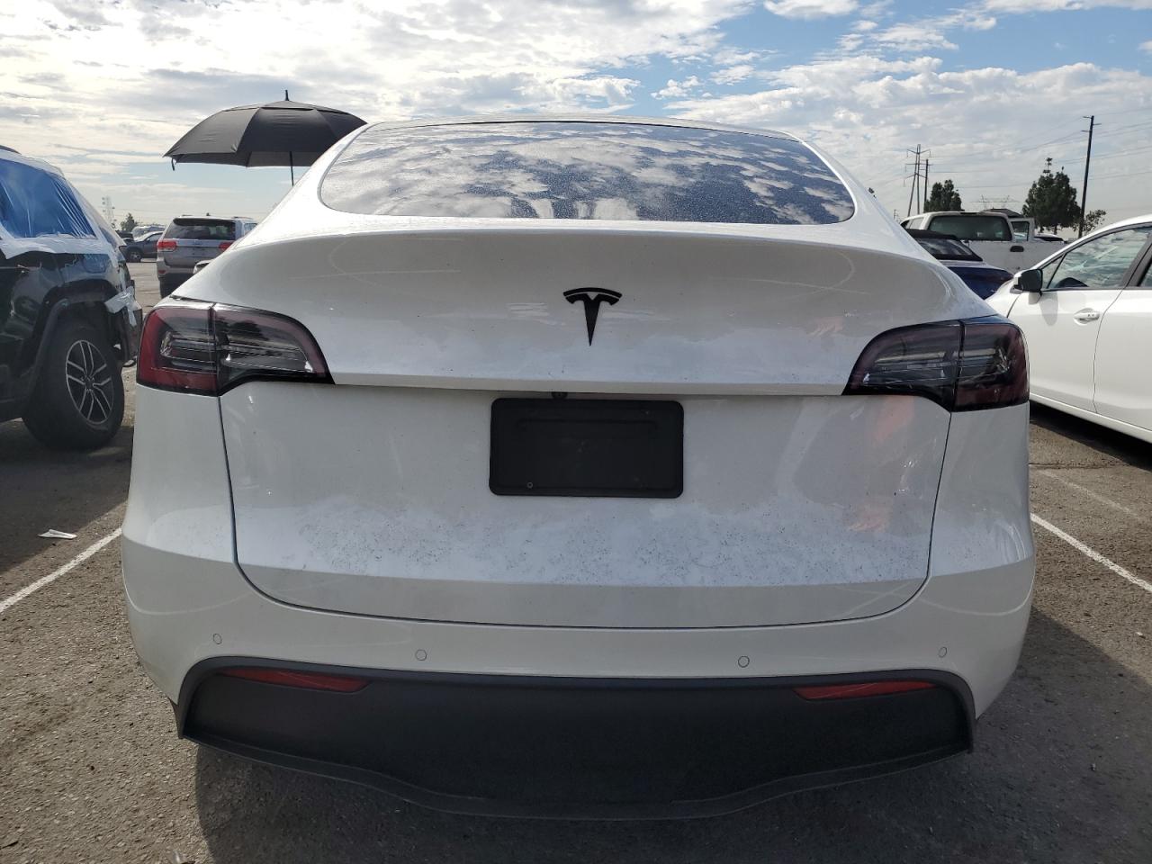 2020 Tesla Model Y VIN: 5YJYGDEE4LF015679 Lot: 84949365