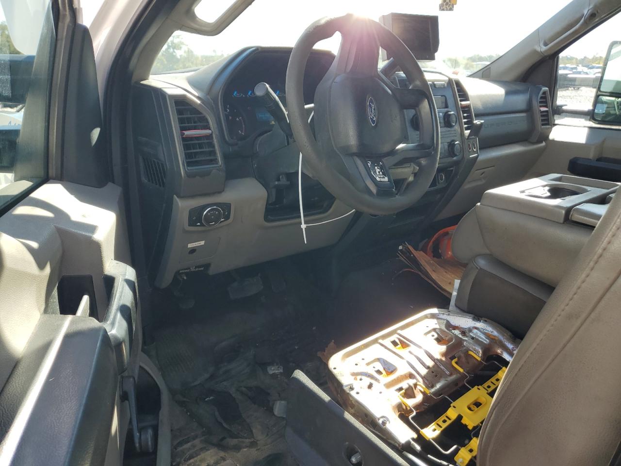 2017 Ford F550 Super Duty VIN: 1FDUF5GT8HEB41700 Lot: 84733945