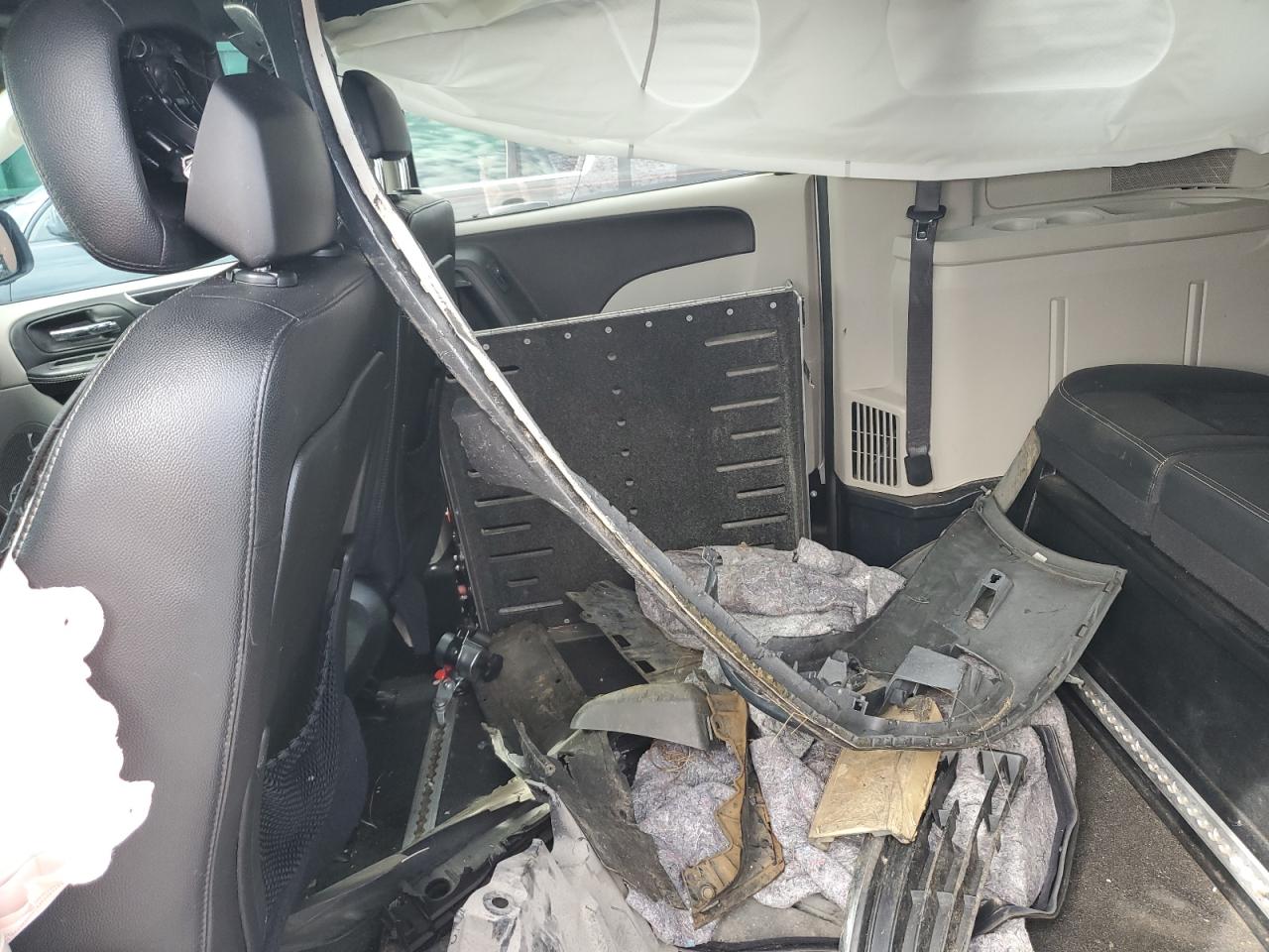 2018 Dodge Grand Caravan Sxt VIN: 2C4RDGCG2JR266527 Lot: 84709545