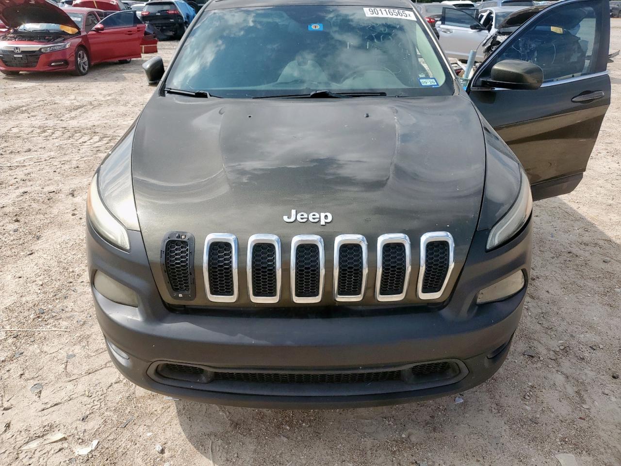 2015 Jeep Cherokee Latitude VIN: 1C4PJLCB8FW762198 Lot: 90116565