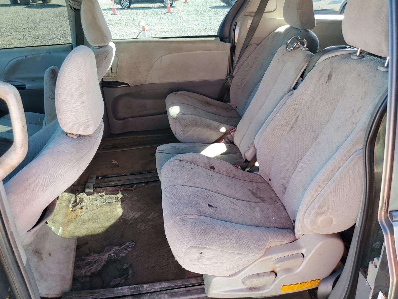 2012 Toyota Sienna Base VIN: 5TDKA3DC3CS013743 Lot: 82183225