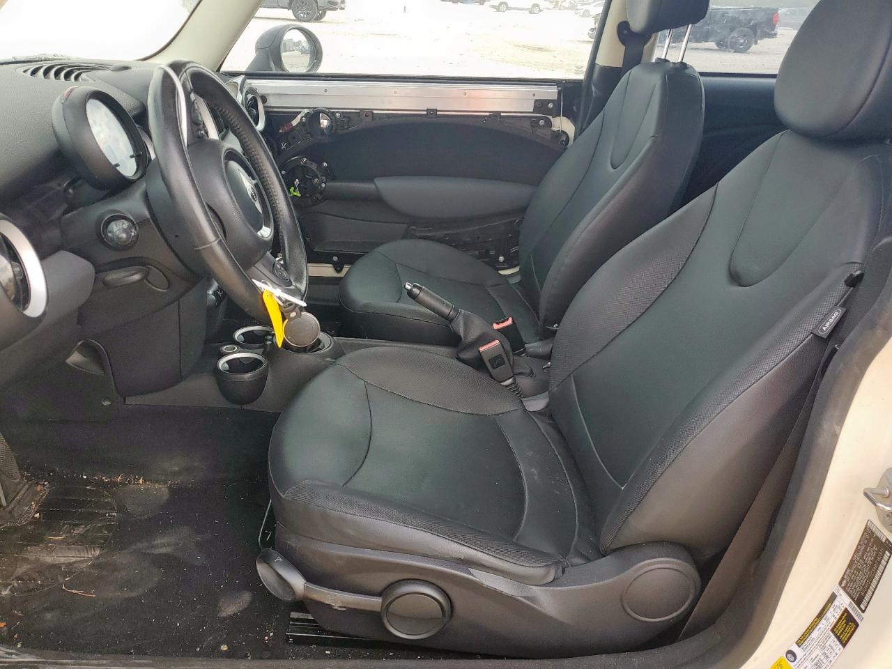 2011 Mini Cooper VIN: WMWSU3C54BT182371 Lot: 85573295