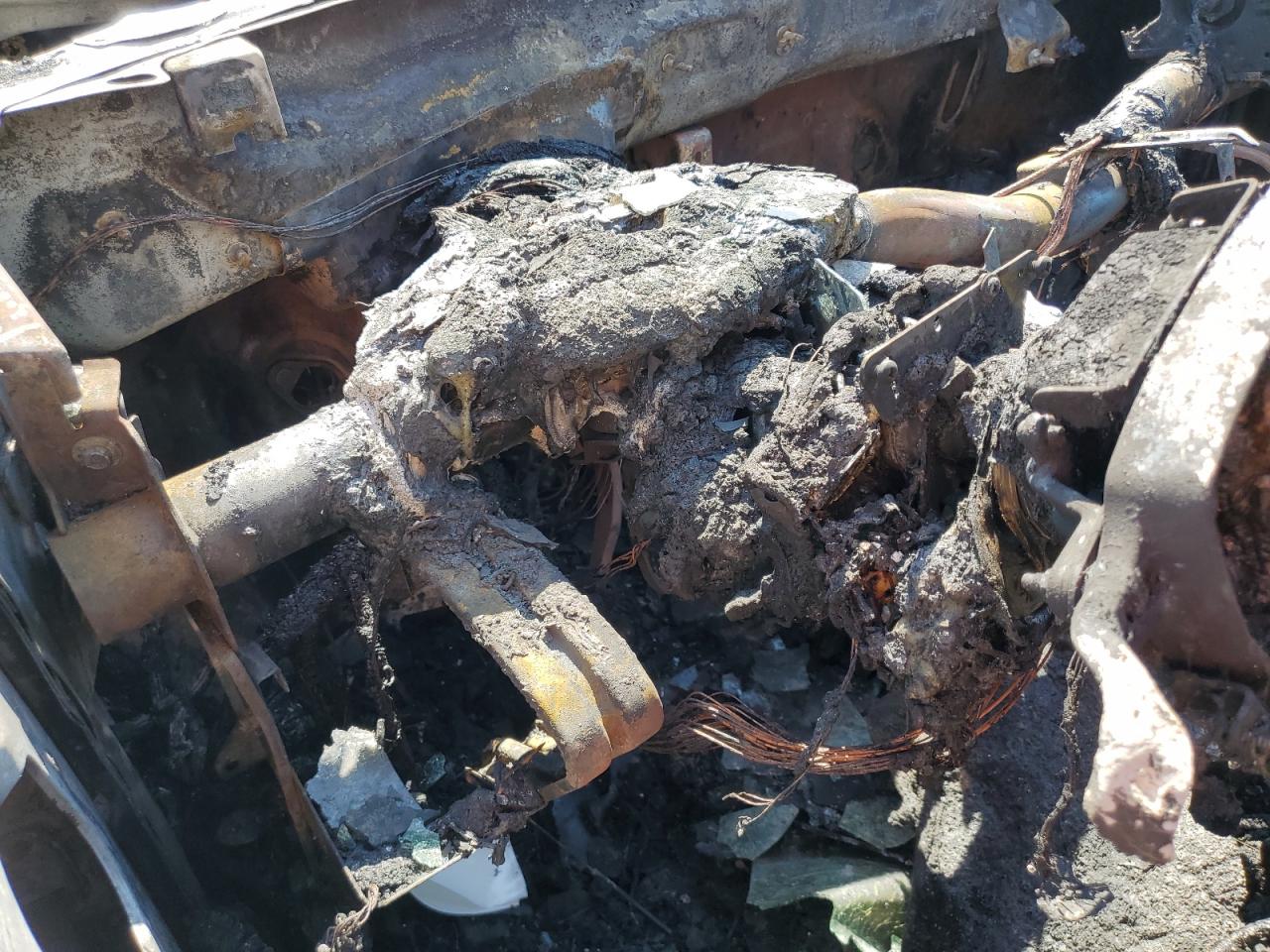 2002 Ford Escape Xlt VIN: 1FMCU04152KE10137 Lot: 84910935