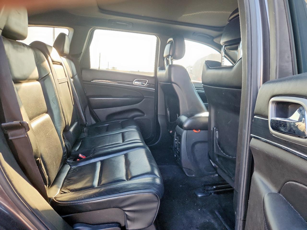 2015 Jeep Grand Cherokee Overland VIN: 1C4RJECG8FC192642 Lot: 84054495