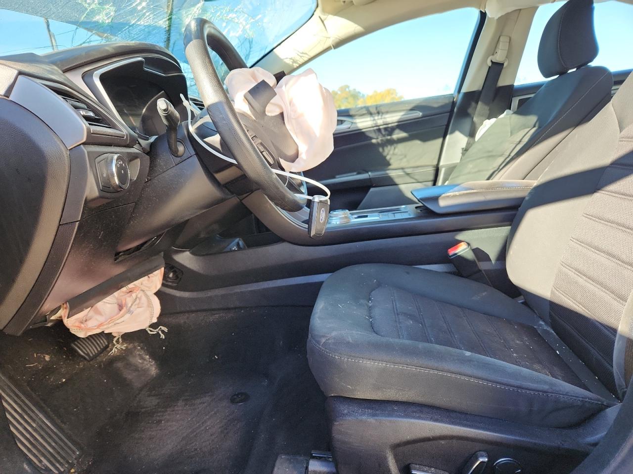 2020 Ford Fusion Se VIN: 3FA6P0HDXLR256122 Lot: 90491465