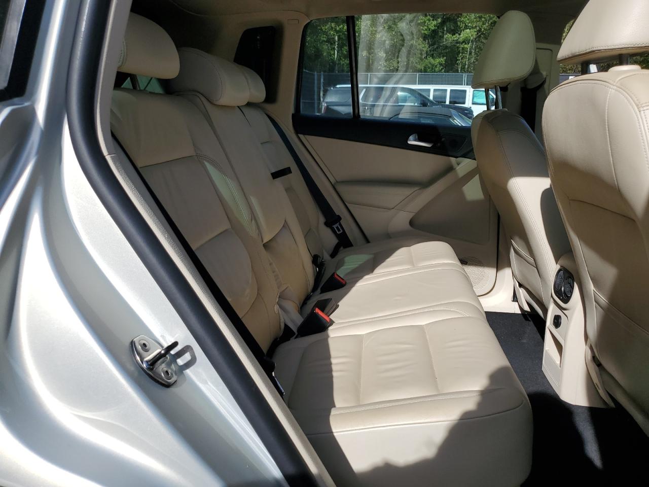 2010 Volkswagen Tiguan S VIN: WVGAV7AX6AW524791 Lot: 85271765