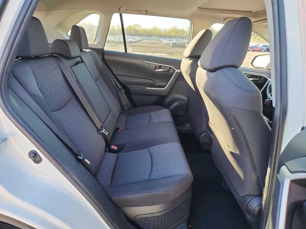 2021 Toyota Rav4 Xle VIN: JTMRWRFV1MD125049 Lot: 82257145