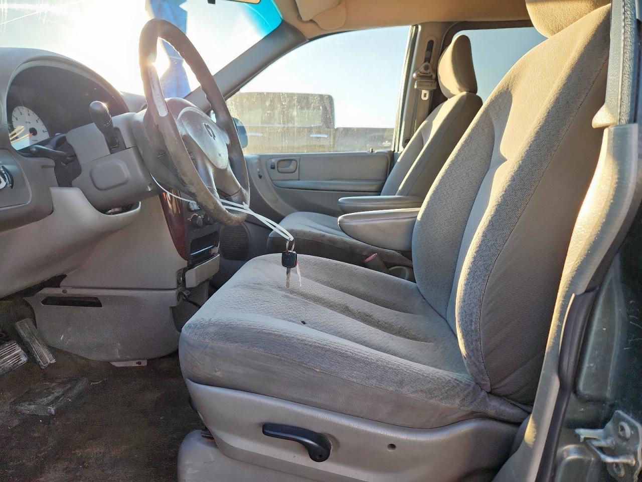 2002 Dodge Grand Caravan Sport VIN: 2B4GP44342R764980 Lot: 90922925