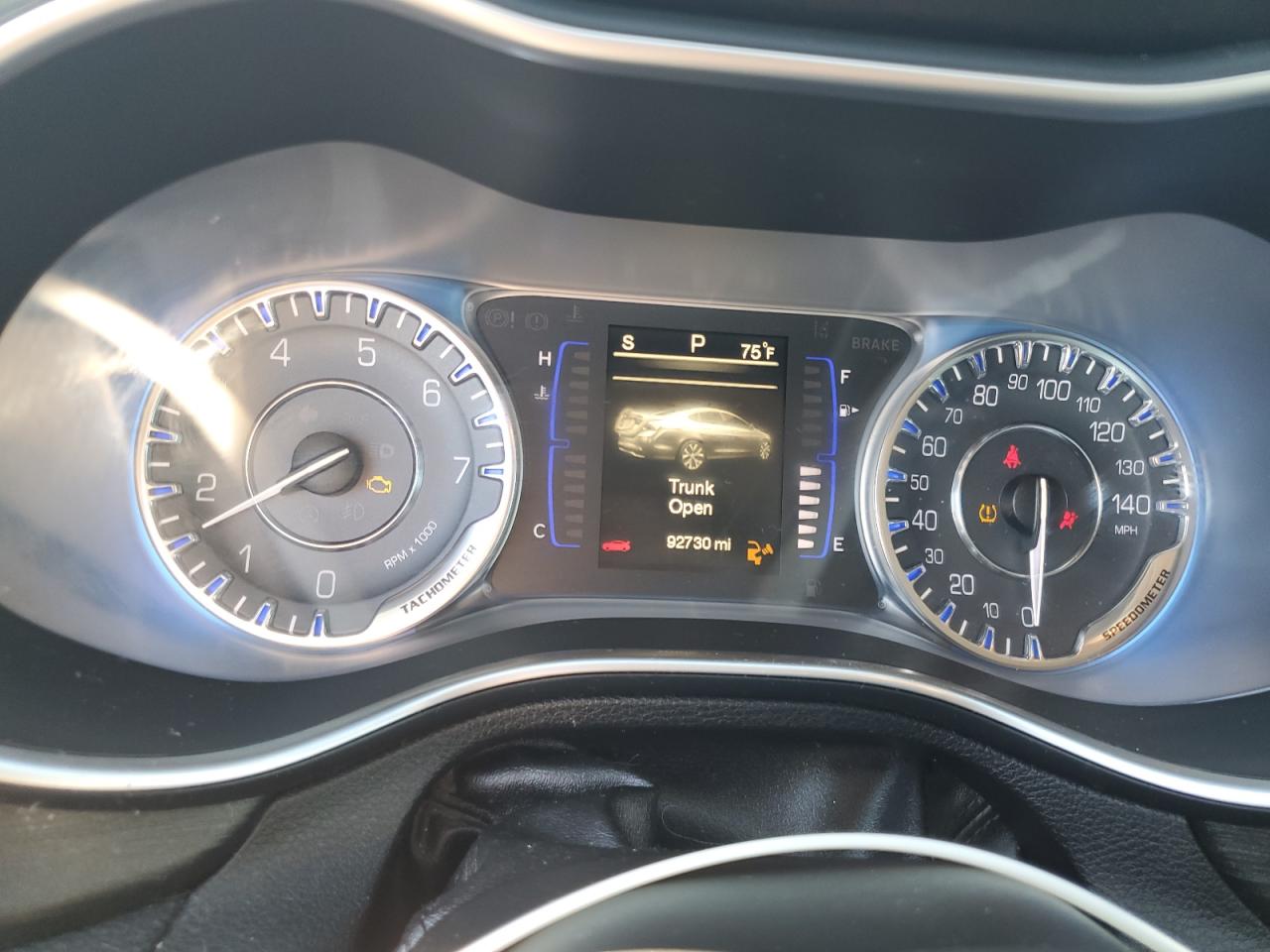 2015 Chrysler 200 Lx VIN: 1C3CCCFBXFN688930 Lot: 82529695