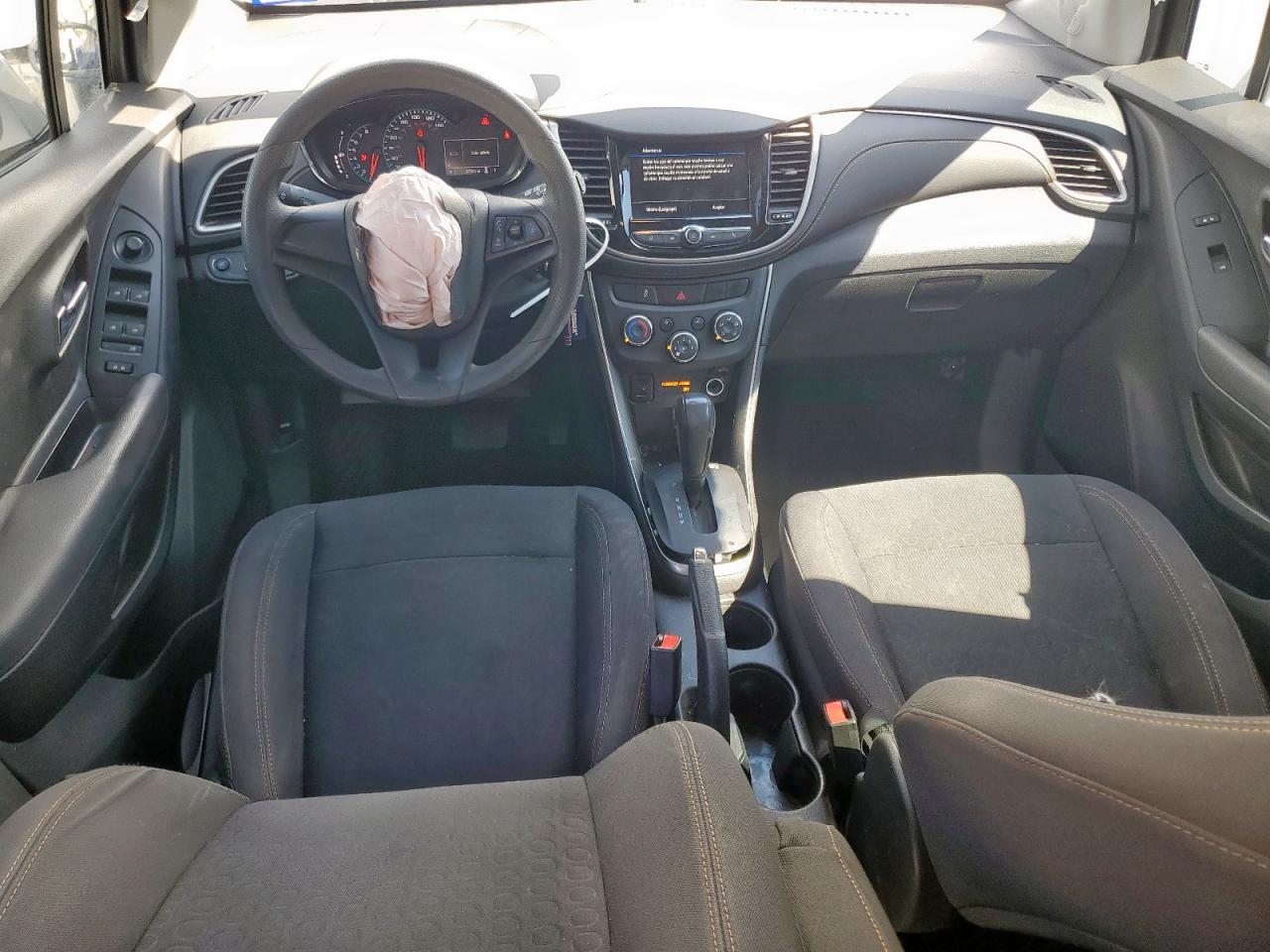 2018 Chevrolet Trax Ls VIN: 3GNCJKSB1JL237743 Lot: 81329025