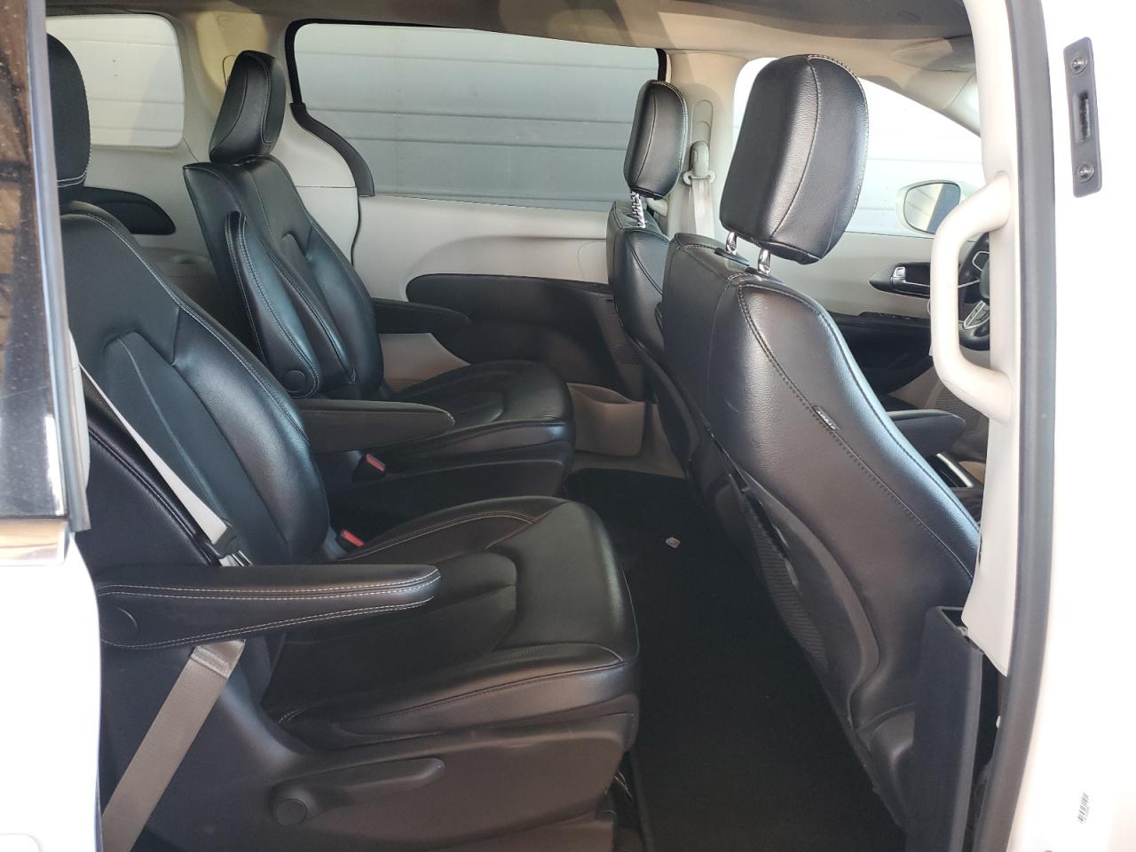 2022 Chrysler Pacifica Hybrid Touring L VIN: 2C4RC1L71NR147874 Lot: 81239205