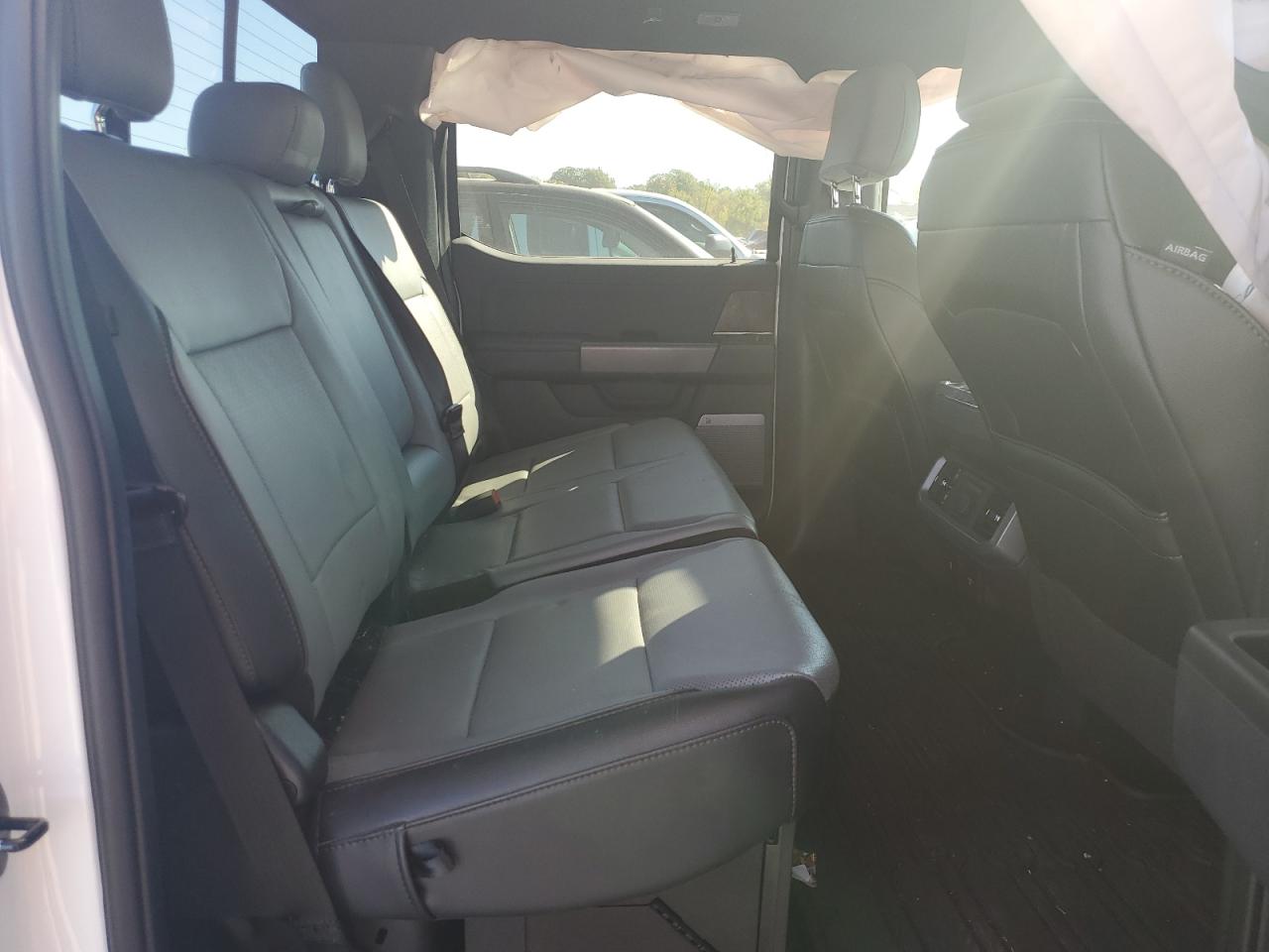 2022 Ford F150 Lightning Pro VIN: 1FT6W1EV4NWG01421 Lot: 84036635